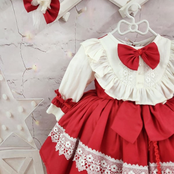 Robe noeud papillon rouge, robe de Noël, tenue de bébé Saint-Valentin, robe de mariée unique pour les tout-petits, robe de retour, robe de conte de fées