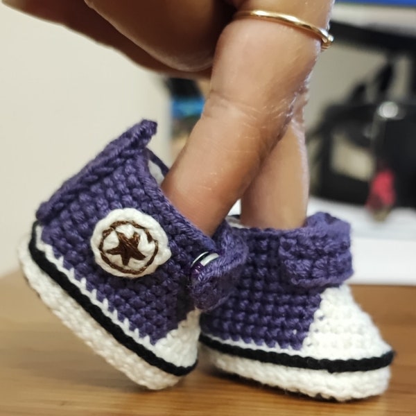 English Pattern-PDF only, Crochet PATTERN doll booties inspired Converse, crochet sneakers for Toy Doll , pdf tutorial , Crochet Cute Shoe