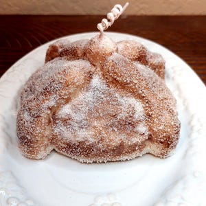 Vela Pan de Muertos | Cera 100% Soja | Idéias para presentes | Presentes mexicanos | Velas do Altar | Velas de comida caseira | Dia de Mortes | Pão doce perfumado