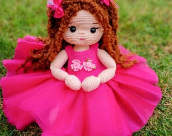 Muñeca amigurumi de crochet hecha a mano: vestido rosa, regalo para niña
