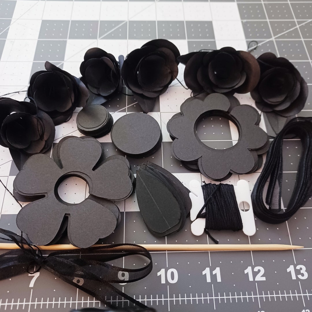 Halloween Black Roses Do It Yourself Craft Kit | Halloween Decorations ...