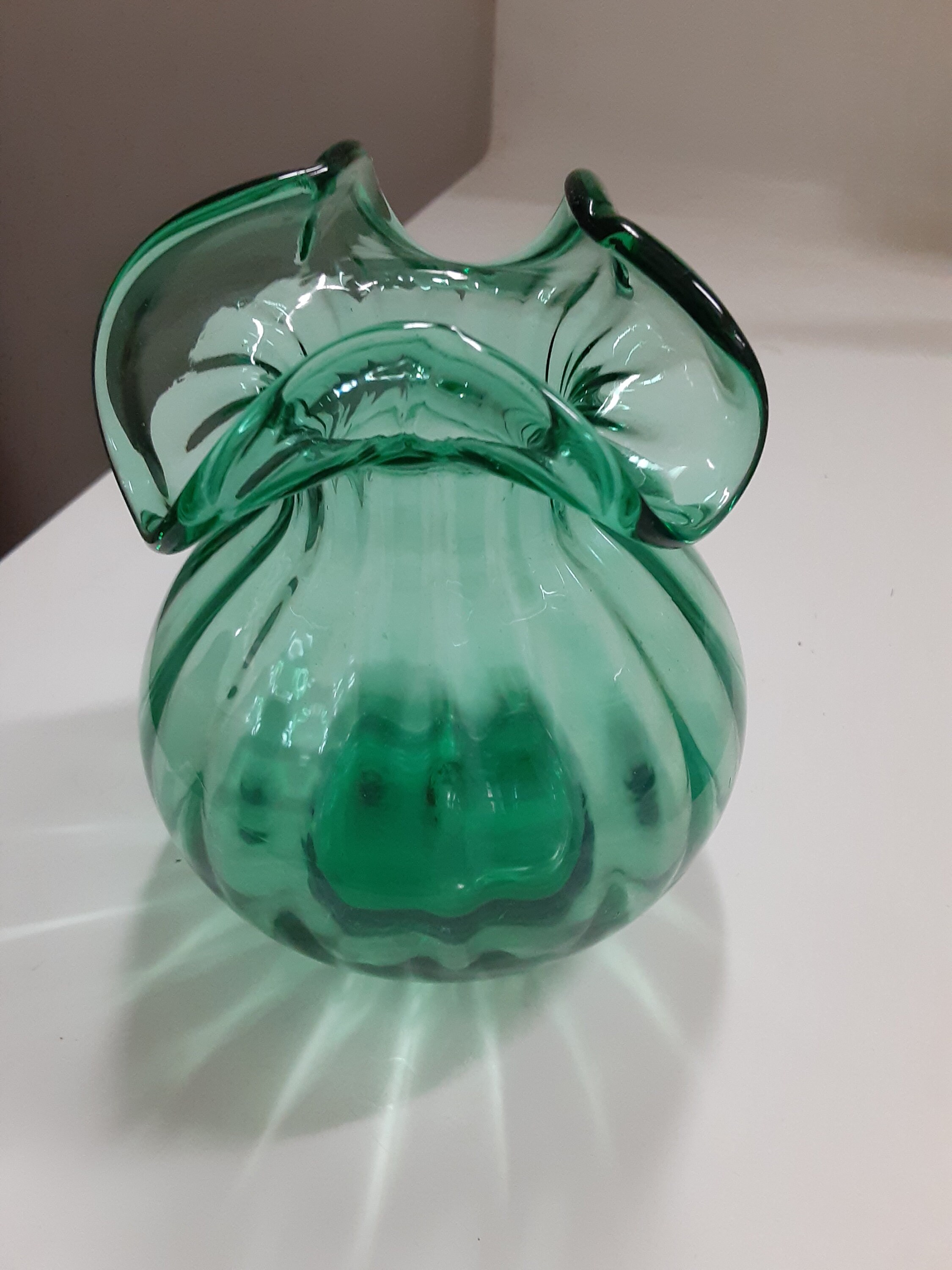 Green Handblown Ruffle Vase/home Decor/accent Vase/small Vase - Etsy