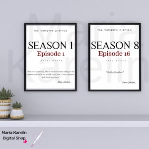 Puede incluir: Dos impresiones enmarcadas en negro con fondos blancos y texto rojo. Las impresiones son para la serie de televisión The Vampire Diaries. La primera impresión es para la temporada 1, episodio 1 y presenta la primera cita del programa. La segunda impresión es para la temporada 8, episodio 16 y presenta la última cita del programa.
