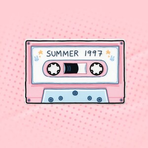 Sticker - Kassettenband (Vinyl Sticker im Nostalgie-Look in Pastell Rosa)