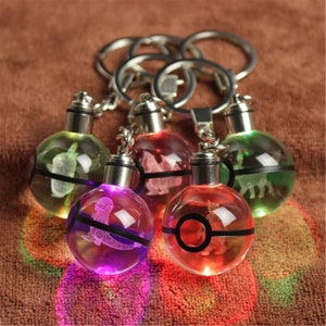 Customize 3D Pokemon Crystal LED Laser Engraved Keychain Crystal Pokeball Keychain 30MM Charizard Crystal Keying Pokemon Gifts