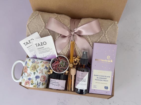 Spa Pamper Care Package for Mom, Cozy Hygge Gift for Her, Spa Gift Box