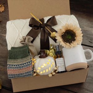Birthday Gift Box for Women: Gift Box for Her, Cute Birthday Gift Ideas Vanilla Pumpkin