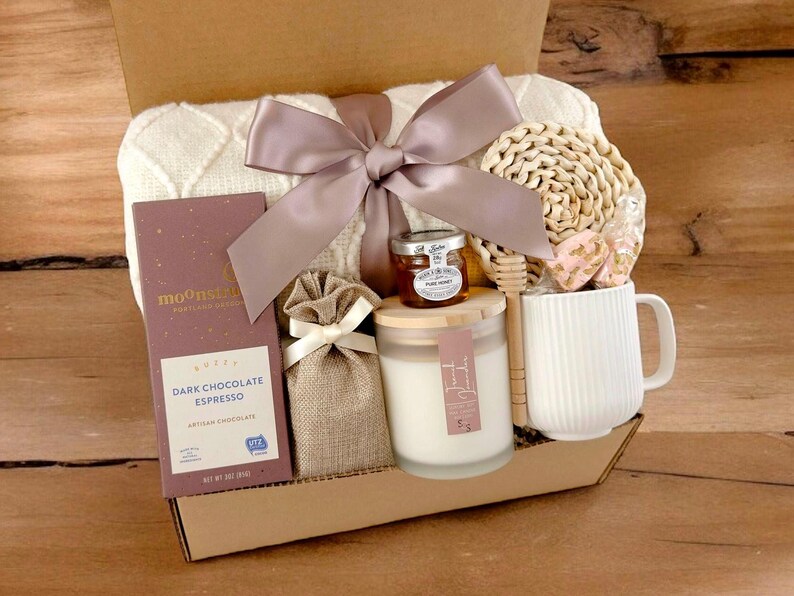 Self Care Gift Box: Tea, Succulent & Personalized Card Moody Mauve