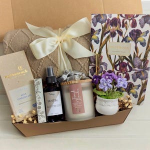 Get Well Gift for Women, Cancer care package, Hug in a Box, Thinking of you gift box for her, Healing blanket gift for friend, Sympathy Gift