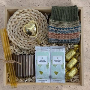 Unique Gifts for Him, Birthday Gift for Him, Gifts for Boyfriend, Groomsmen Gifts, Gifts for Men, Gift for Husband Teacup w Green Socks