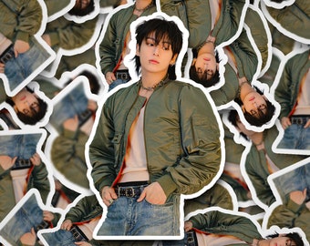 Jungkook Golden Jacket Concept Photo Sticker | Naklejki | Naklejka Bangtan | Jungkook | Naklejka winylowa na laptopa, kubek, telefon