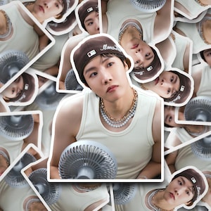 Sticker j-hope tanktop | Mona Lisa-fotoschets | j-hope-stickers | Hobicore-sticker | Kookplaat | Vinylsticker voor laptop, beker, telefoon
