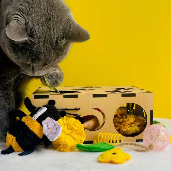 Cat Puzzle Toy - Assembled, Cat Toy, Perfect gift for Cat Lovers, Cat Enrichment Toy, Cats, Entertaining Cat Toy, Toy for Playful Cats