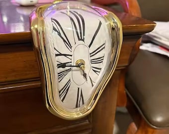 Orologio da parete surreale che si scioglie – Decorazione per la casa fatta a mano ispirata a Dalí