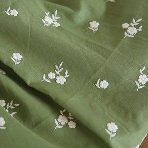 Green Floral Cotton Fabric,Embroidered Fabric,Flower Cotton Fabric,Cotton Fabric,Quilting Fabric,Fabric By 1/2Yard,Daisy Fabric