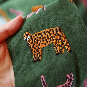 Tiger Embroiderd Linen Cotton Fabric,Green Embroidered Fabric,Designer Fabric,Quilting Fabric,Fabric By Yard,Thick Fabric,Linen Fabric zdjęcie 9