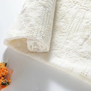 Tessuto di cotone floreale bianco,tessuto ricamato,tessuto vintage,tessuto tagliato su misura,tessuto per bambini,tessuto abito da sposa,tessuto da tappezzeria immagine 3