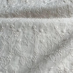Floral Baumwolle Leinen bestickt Stoff,Kleiderstoff,Bestickter Stoff,Quilting Stoff,Gardinenstoff,Stoff Meterware,Leinen Baumwolle Stoff