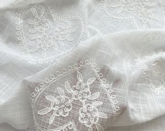 刺繍入りコットン生地：オフホワイトコテージコア裁縫用布、幅57.5 