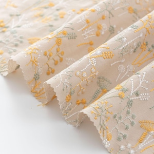 Bloemen geborduurde katoenen linnen stof, geborduurde stof, katoen, naaistof, bloemenstof, woondecoratiestof, stof per 1/2 meter