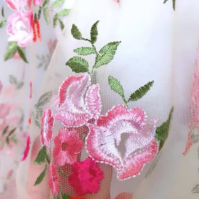 Magnifique tissu de dentelle florale, tissu de maille de tulle de mariage, tissu brodé, tissu de mariage, tissu de robe de mariée, tissu de créateur, tissu par cour image 4