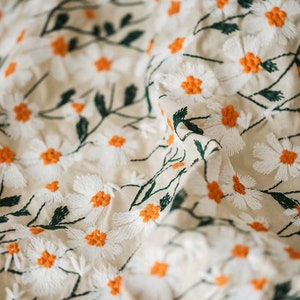 Daisy linnen geborduurde stof, geborduurde bloemenstof, bloemenstof, madeliefjesstof, jurkstof, designerstof, katoen, stof op maat gesneden
