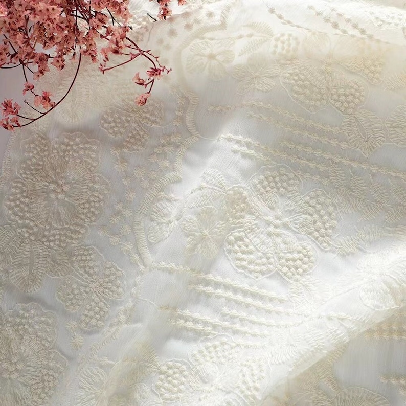 Tessuto di cotone floreale bianco,tessuto ricamato,tessuto vintage,tessuto tagliato su misura,tessuto per bambini,tessuto abito da sposa,tessuto da tappezzeria immagine 4