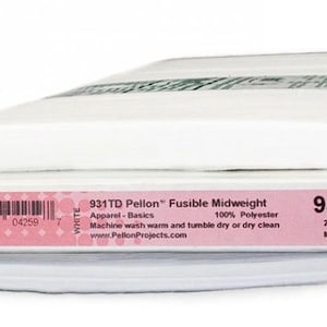 Peut inclure: Un rouleau de tissu blanc Pellon fusible de poids moyen. L'&eacute;tiquette indique "931TD Pellon Fusible Midweight" et "20 IN". Le tissu est 100% polyester et lavable en machine. Fabriqu&eacute; aux &Eacute;tats-Unis.
