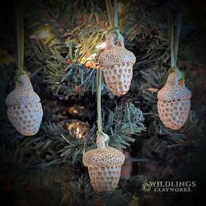 Handgefertigte Keramik Eichel Ornamente (Braun oder Weiß)