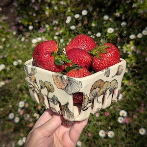 Handmade Autumn Gingko Berry Colander Carton