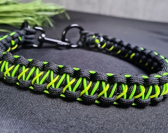 Hundehalsband 36cm aus Paracord, Halsband mit Applikation/Ornament, schwarz, gelb, grün