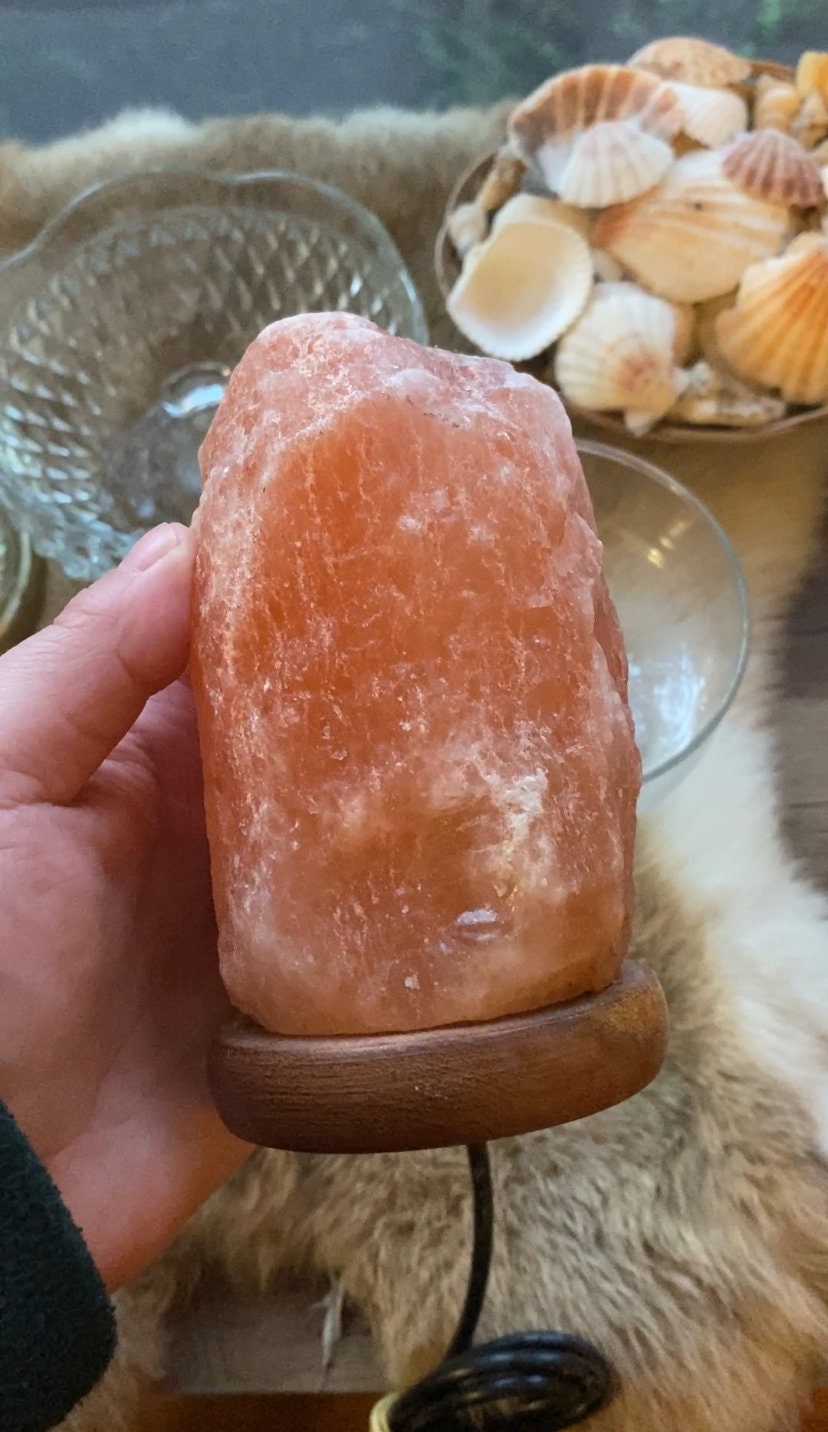 Mini salt outlet lamp for desk