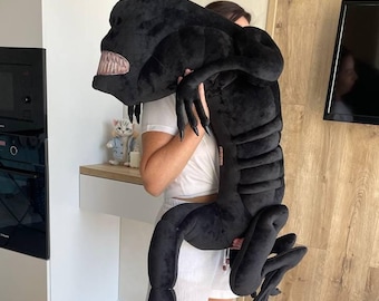 Custom Xenomorph Plush Toy – Ideal for Cosplay, 1.5m Alien Creation