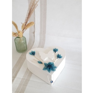 Boîte à bijoux blanc et bleu canard déco fleurs en organza, boîte coeur en bois décorative, cadeau pour la maison | Décors Et Saisons