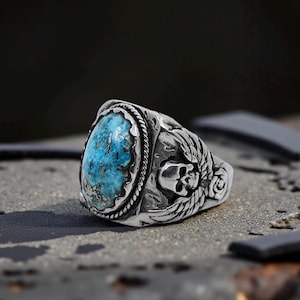 Gotischer Totenkopf-Ring aus Sterlingsilber mit Türkis für Herren – Handgefertigter Biker-Schmuck