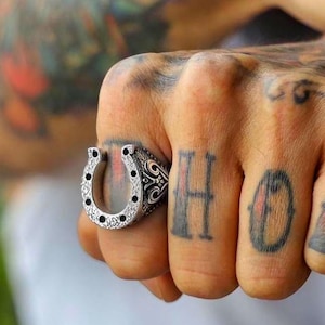 Hufeisen Glücksring für Herren aus 925 Sterlingsilber – Handgefertigter Einzigartiger Western Schmuck