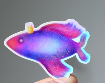 Fish sticker, holographic vinyl sticker, Die-cut fish with yellow crown sticker, fish bottle sticker, fish waterproof sticker 5.5x4 cm