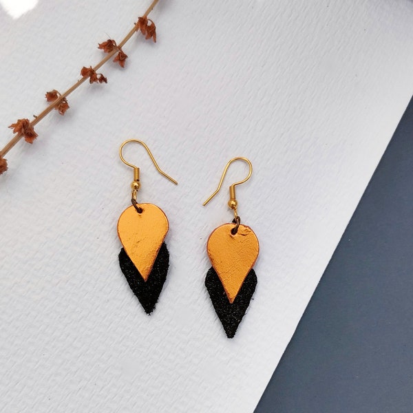 Pendientes de piel naranja y negro, pendientes de piel, pendientes elegantes, pendientes exclusivos, cuero naranja, cuero negro, purpurina.