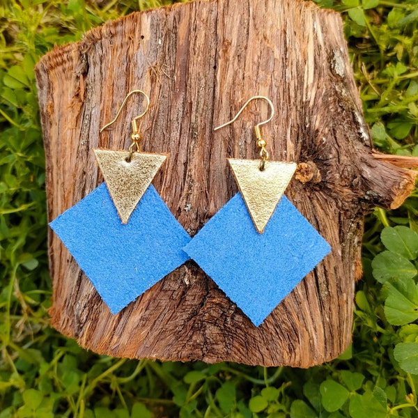 Pendientes de piel azul y dorado, pendientes elegantes , pendientes exclusivos, pendientes fiesta, cuero azul , cuero dorado, fiesta