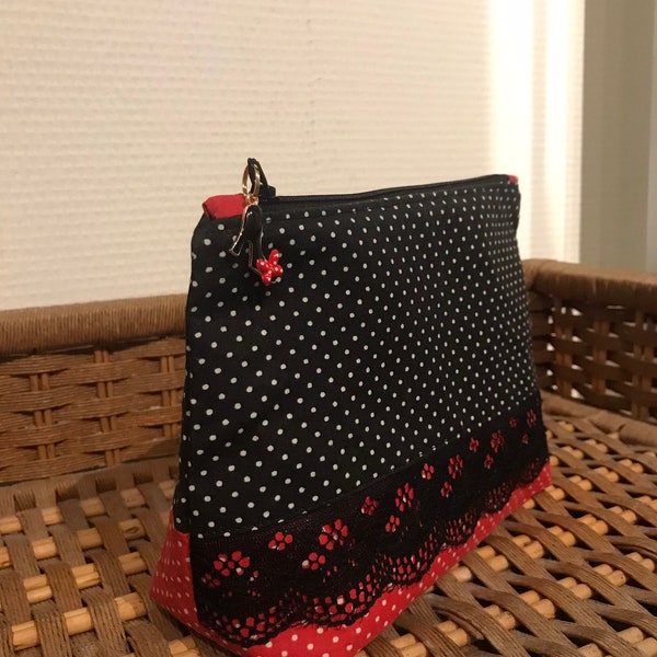 Trousse, pin up, rouge, noir, petits pois blancs, ruban dentelle noir