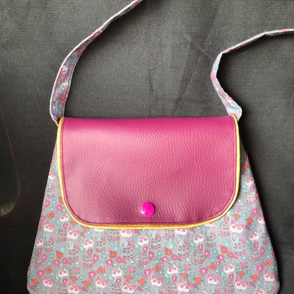 Sac à main et son porte monnaies petite fille, pochette, sac enfant, similicuir framboise, imprimés chats