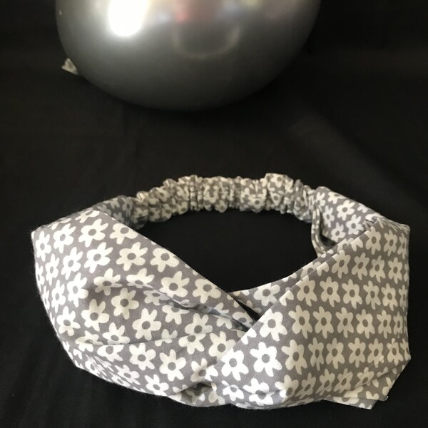 Headband, bandeau cheveux, gris, fleurs blanches