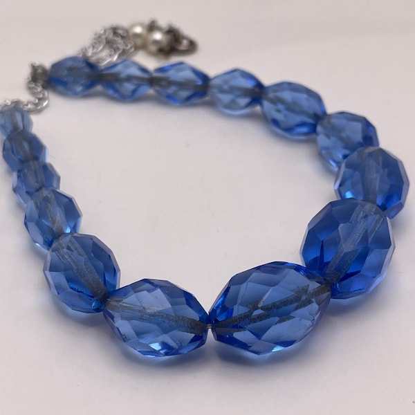 Blue sparkly mid century short vintage necklace with highly faceted crystal glass beads, faux pearls and silver tone chain