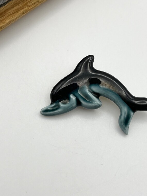 Vintage ceramic leaping Dolphin brooch | Poole Po… - image 3