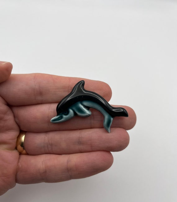 Vintage ceramic leaping Dolphin brooch | Poole Po… - image 2