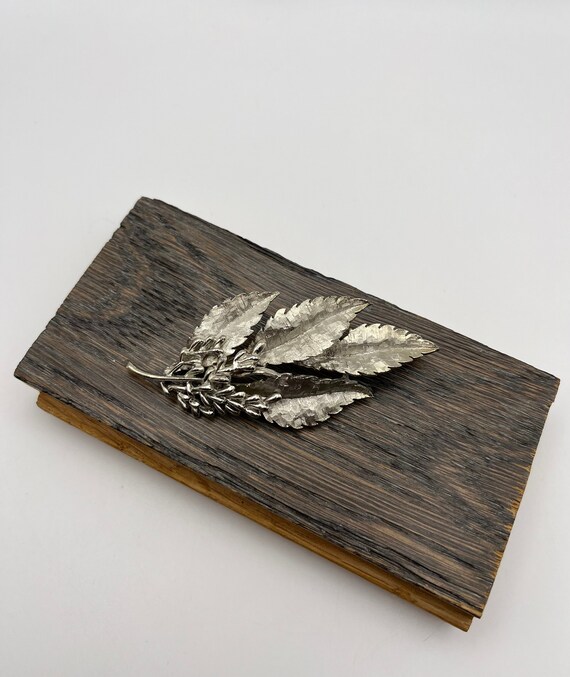 Bsk leaf brooch discount
