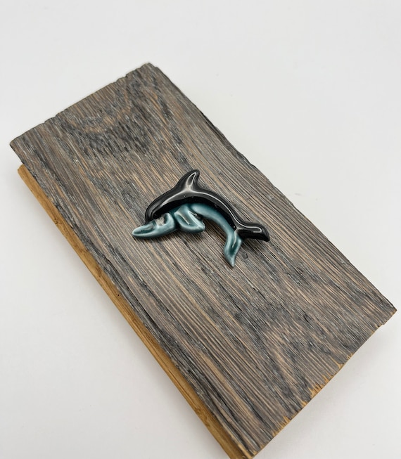 Vintage ceramic leaping Dolphin brooch | Poole Po… - image 1