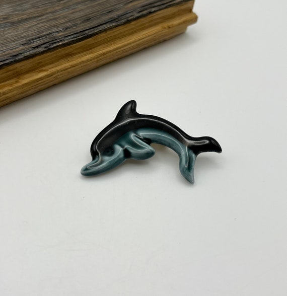 Vintage ceramic leaping Dolphin brooch | Poole Po… - image 5