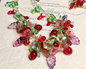 Collier de fraises, collier et boucles d’oreilles de fruits perlés, collier de perles de verre tchèque, boucles d’oreilles en verre tchèque, cadeau pour elle