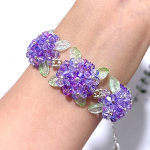 Color-Changing Beaded Hydrangea Bracelet: Handmade Flower Bead Ring
